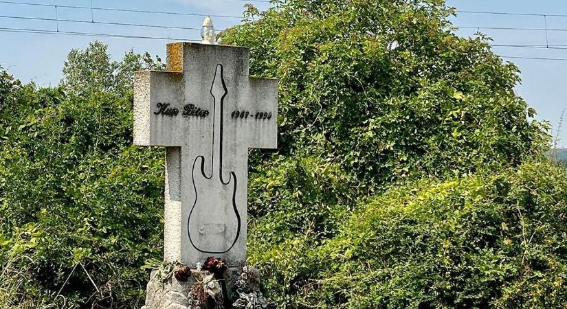 "Lelkünkből": Emlékezés Kun Péterre, az Edda gitárosára (Videó)
