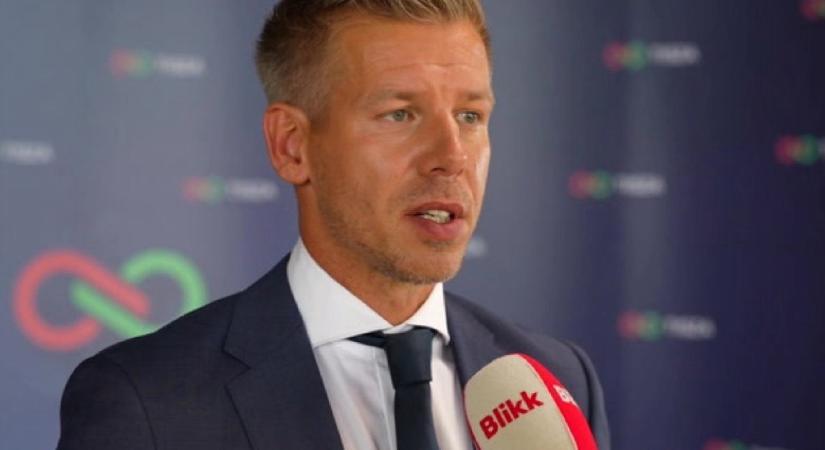 Nagyon bepöccent Magyar Péter, mert a NER benyelte a Blikket