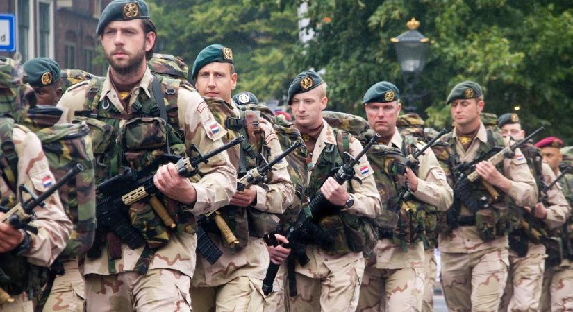 Háborúra készül a holland hadsereg és egészségügyi rendszer