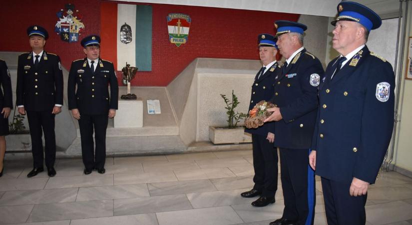 Halottak napja: a rendőrség is megemlékezett elesett kollégáiról– elhunyt hősök előtt tisztelegtek Miskolcon