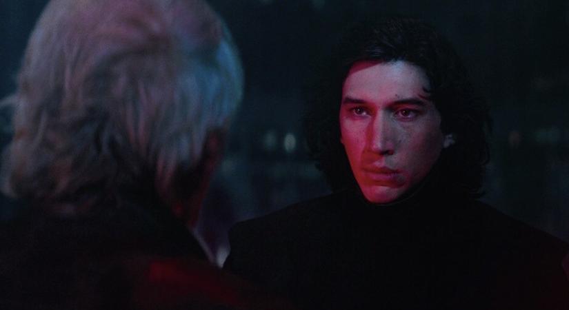 Adam Driver hazánkban forgat, a Flippermúzeumban kapták lencsevégre