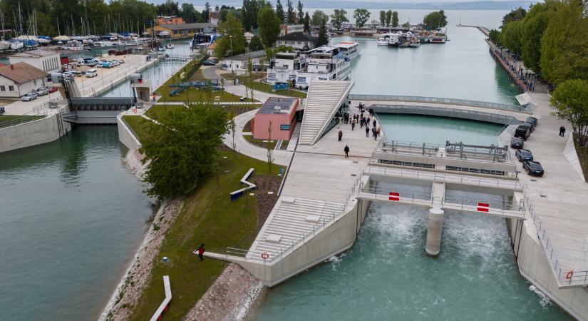 Eresztik a vizet a Balatonból: cáfol a vízügy, más történik