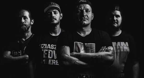 Füst, romok, maszkok: The TSL dal- és klippremier: 'Jel'