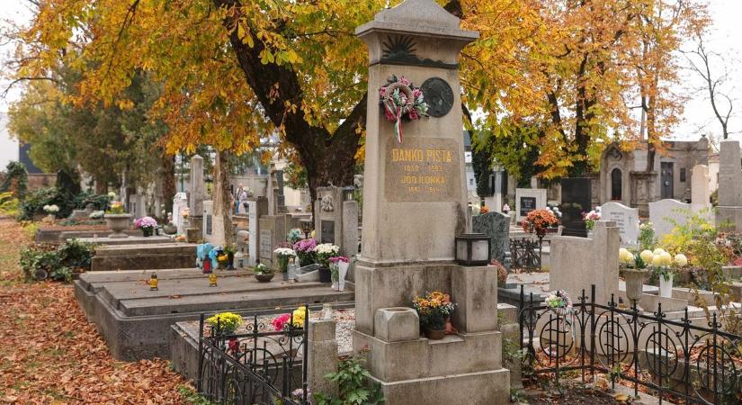 Ismert emberek sírjai Szegeden: megnéztük, milyen állapotban várják Halottak napját – galériával