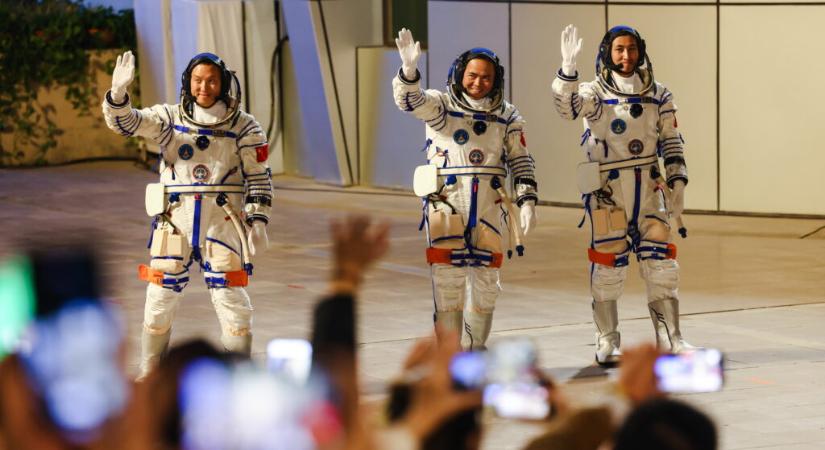 Sikeresen elindult a kínai Sencsou-21 űrmisszió