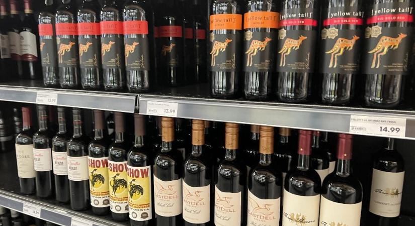 Negyvenméteres szakadékba zuhant egy francia bringás, de pont volt nála bor, amivel három napig túlélt