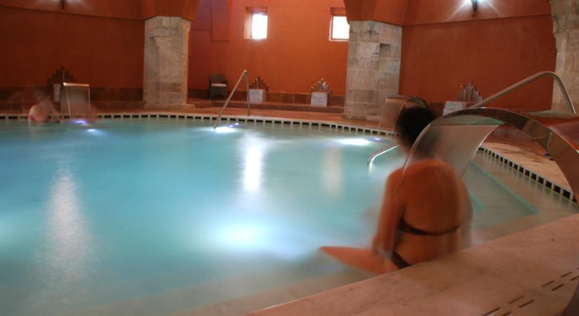 5700-7200 forint lesz 3 óra termálfürdőzés az egyik patinás helyen