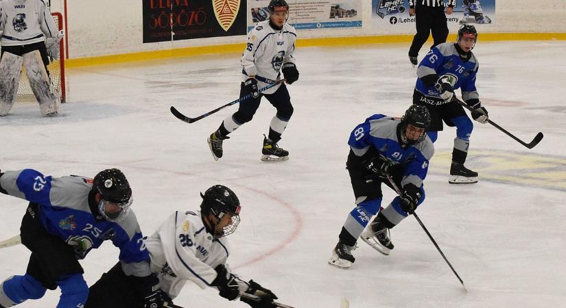 Magabiztosan jutott tovább a jászberényi hokicsapat