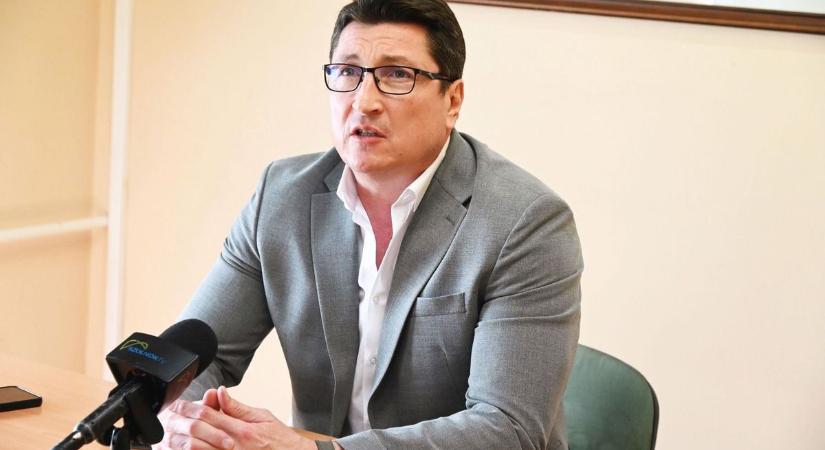 Akkuipar szolnoki kitiltása: a Fidesz szerint értelmetlen javaslatot kaptak, az ellenzék a szakmai érveket hiányolja