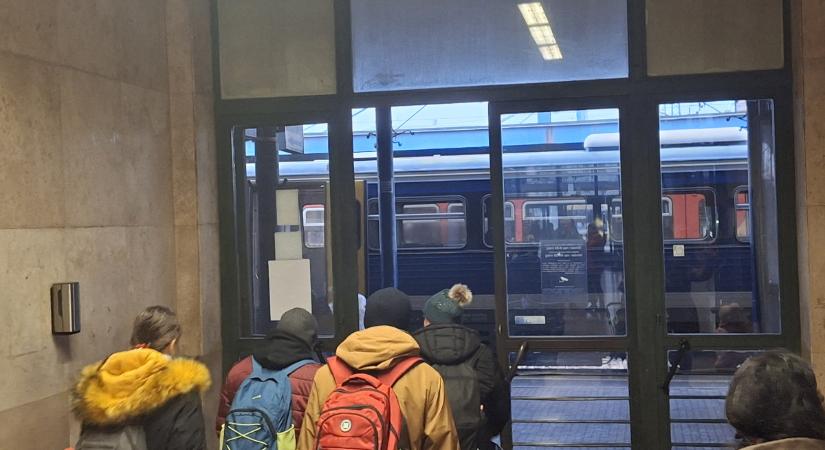 Mostantól nem csak a késések után adja vissza a MÁV a helyjegyek árát