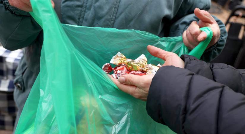 Karácsonyi élelmiszercsomagot igényelhetnek a nyugdíjasok Hajdúböszörményben