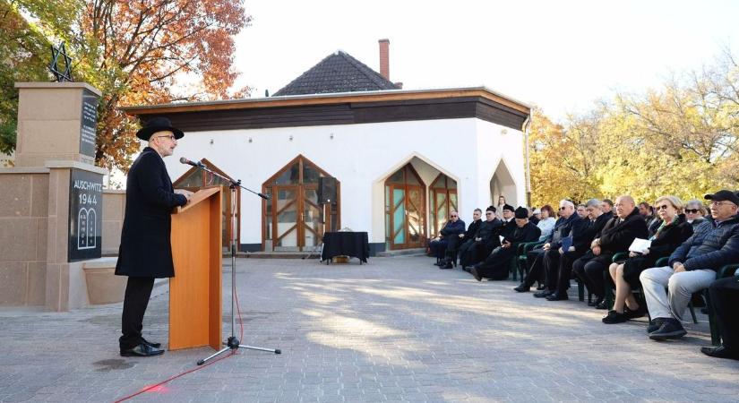 870 mezőkövesdi mártírra emlékeztek – felavatták a Holokauszt Emlékművet a városban - képekkel, videóval