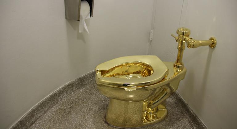 Színarany vécére lehet licitálni, tízmillió dollár a belépő
