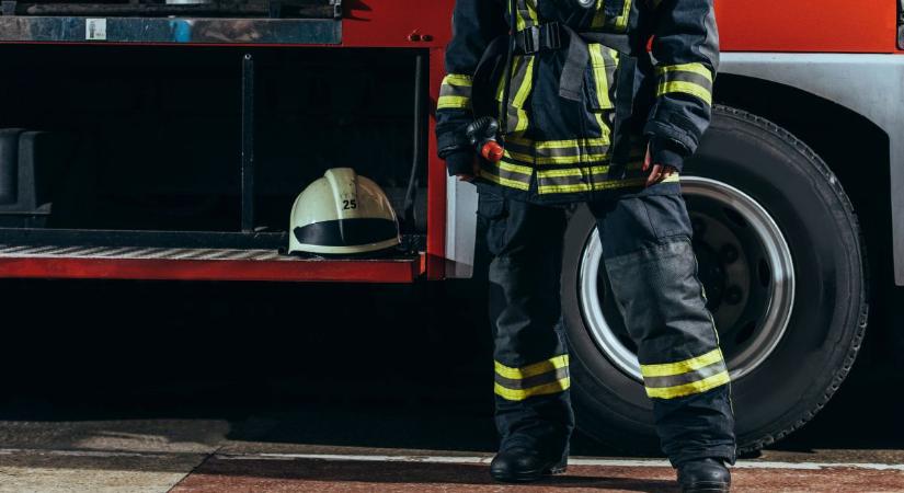 Kigyulladt egy autó Mosonmagyaróváron