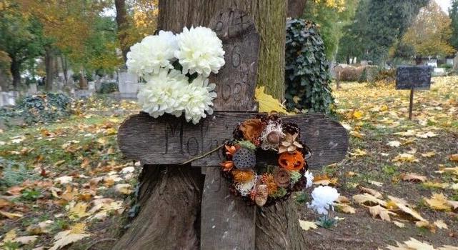 MINDENSZENTEK – A gyertya és a lángja