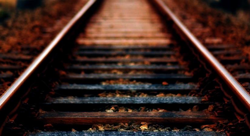 Halálra gázolt a vonat egy embert a debreceni Nagyállomás közelében