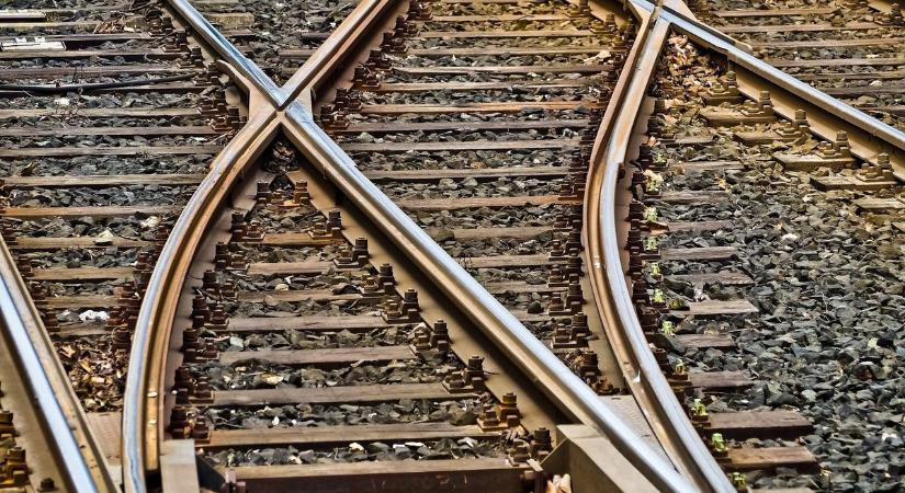 Megint bekövetkezett: gázolt a vonat Magyarországon