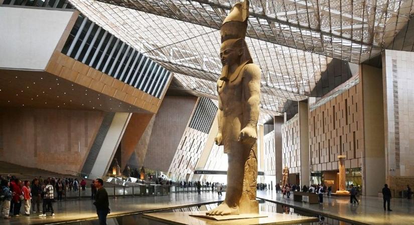 Holnap megnyitják a világ egyik legnagyobb múzeumát, Orbán Viktor az elsők között láthatja: felbecsülhetetlen kincseket rejt, a Louvre is eltörpül mellette – videó