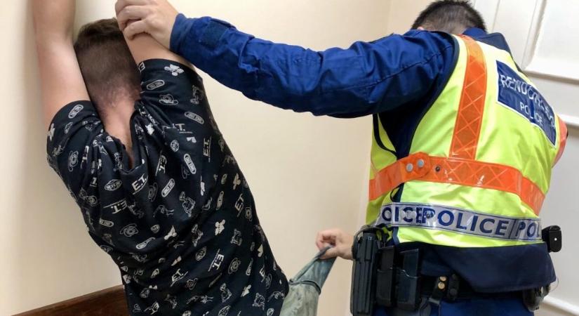 Egymást váltva, hárman erőszakoltak meg órákon keresztül egy 18 éves nőt Szegeden