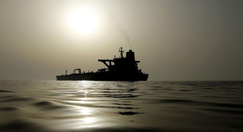 Trump őrjöngeni fog: az indiai multimilliárdos rájött, hogyan verheti át az amerikai szankciókat és zsákolhatja tovább az orosz olajat – műholdfelvételek buktatták le a Samadha tankhajót