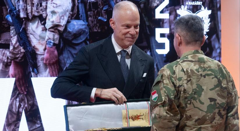 Bejelentést tett a honvédelmi miniszter a gigahadgyakorlat után