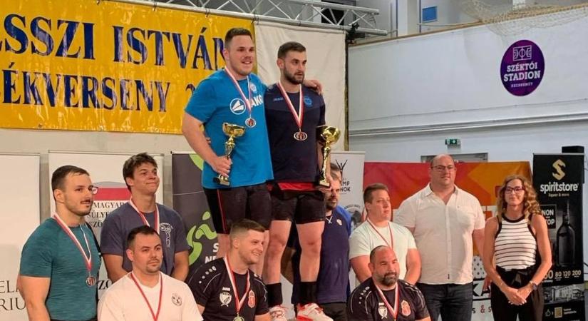 Újabb rekordokat döntenének Tiranában a Tatabányai Sport Club súlyemelői