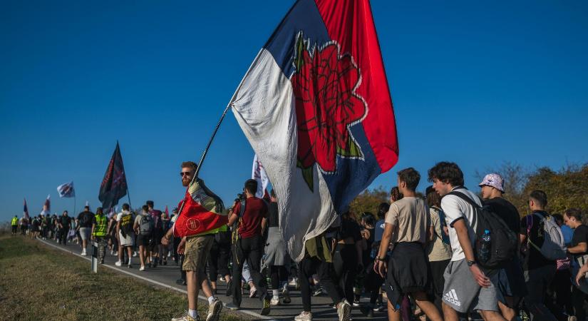 Egy nappal az újvidéki pályaudvari tragédia első évfordulója előtt hiába kért bocsánatot Aleksandar Vučić, az egyetemisták a távozását követelő tüntetésre gyűlnek