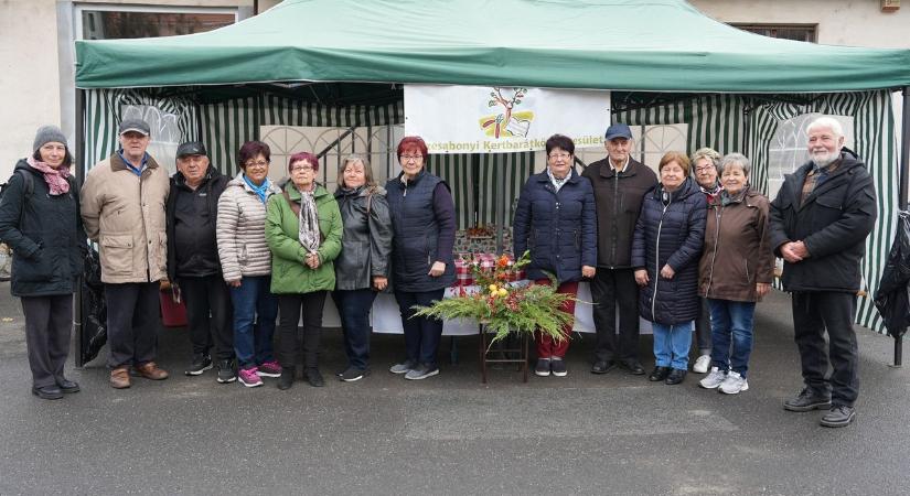 Töretlen a lelkesedés és az aktivitás a füzesabonyi kertbarátoknál, sütnek-főznek is ha kell