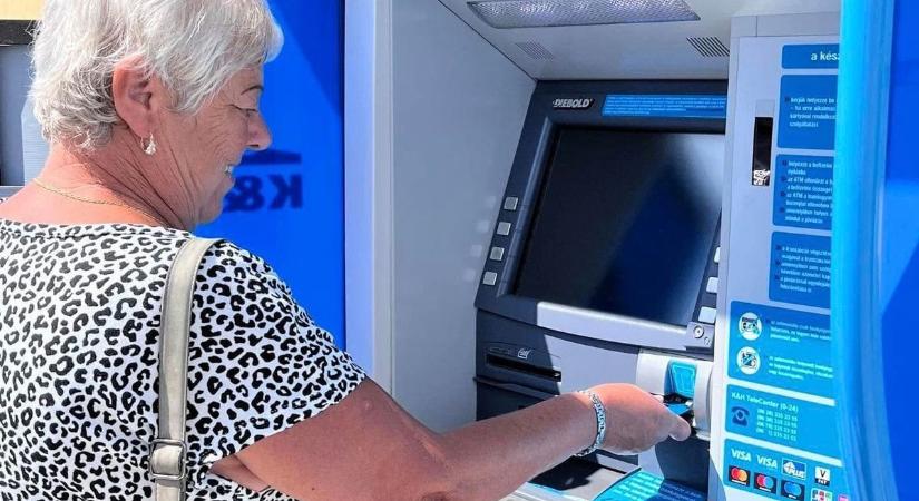 Erős Gábor a készpénzfelvételről tett bejelentést