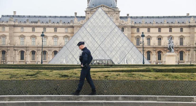 „Alábecsülték a lopás kockázatát” – közzétették a Louvre kirablása miatt indított vizsgálat első eredményeit