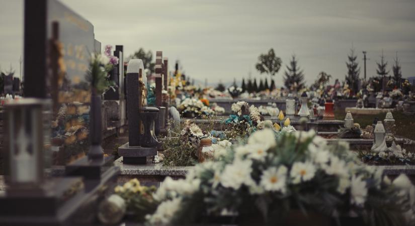 MIt ünneplünk Mindszentekkor és Halottak napján – Mi a különbség, mióta ünnepeljük?