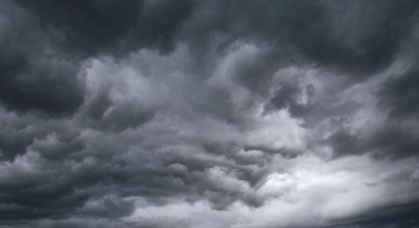 Váratlan fordulat az időjárásban: őszi napfényt szeles lehűlés követi