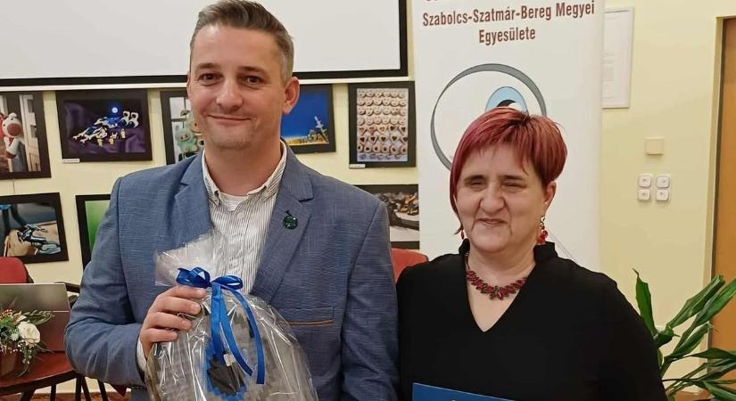 Önkéntességért Díjat kapott a Nyíregyházi Egyetem oktatója a Fehér Bot Napján