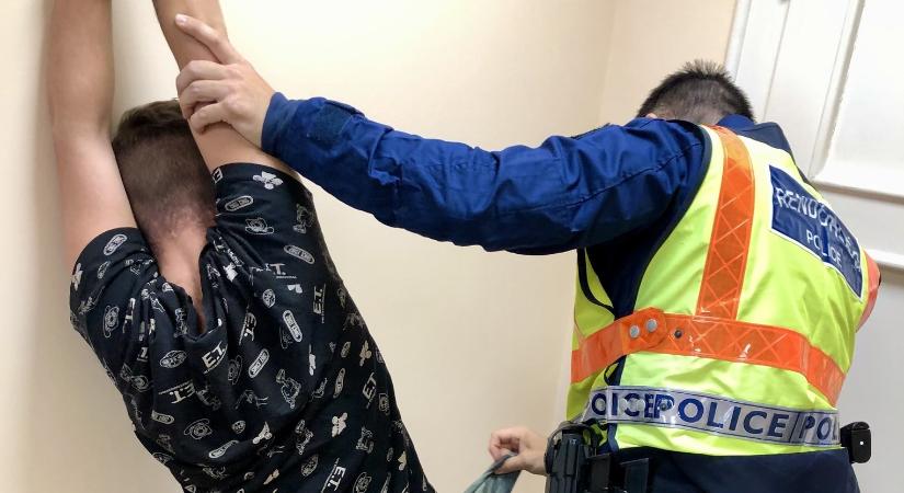 Órákon át erőszakolt három férfi egy 18 lányt Szegeden