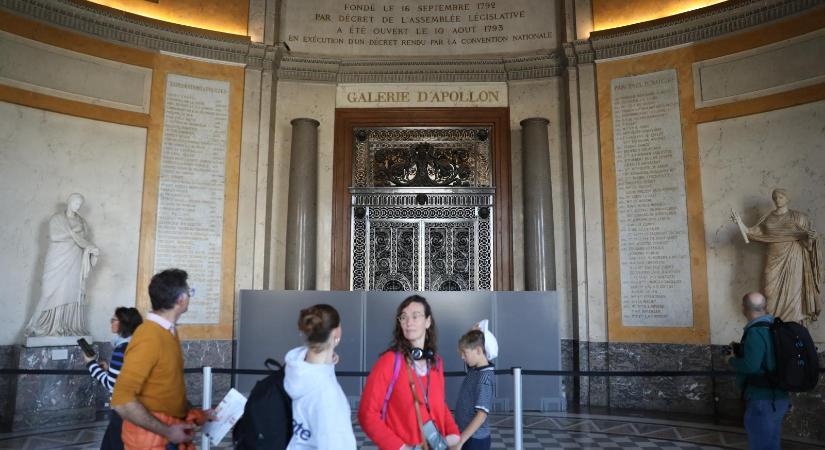 Nyilvánosságra hozták az első vizsgálati jelentést a Louvre-ban történt műkincsrablásról, az elvitt ékszereket még mindig nem találták meg