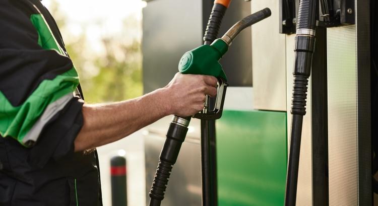 Végre – jó irányba billen az üzemanyag ára