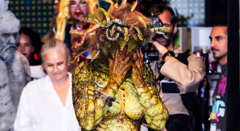 Heidi Klum és férje megnyerte az idei Halloweent: elképesztő jelmezbe bújt a modell