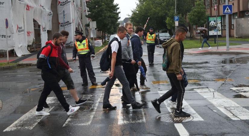 Ettől eldobod az agyad! Szlovákiában sebességkorlátozást vezetnek be a gyalogosokra