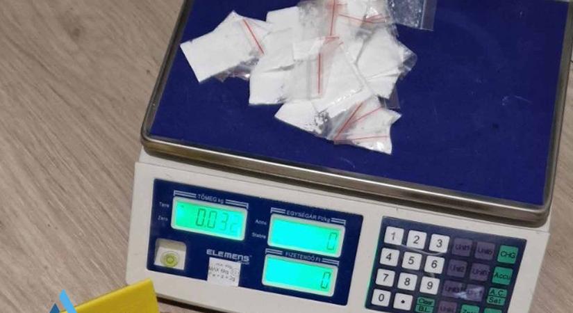 55 millió forintnyi kábítószert foglaltak le a dílertől