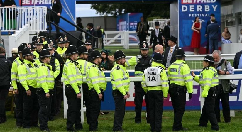 A bevándorlás két arca Angliában: ok nélkül szúrta szíven a szomáliai az indiait