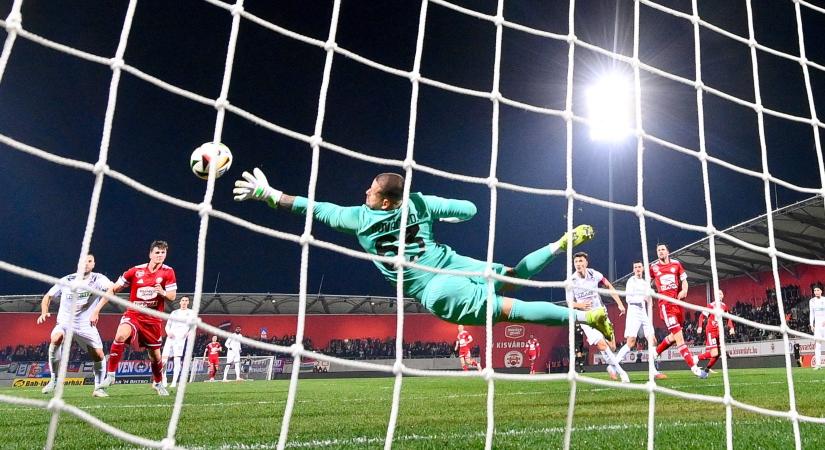 A tulajdonosnak ajánlotta a győzelemmel felérő döntetlent a Szpari kapusa: "Annyira belenyúlnak a meccsekbe, hogy ki vagyunk szolgáltatva"