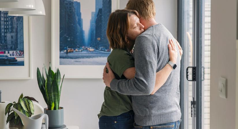 Csak vigasztalódik veled? 7 jel, hogy még mindig kötődik az exéhez