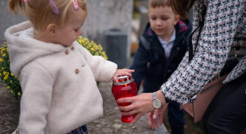 Egyetlen dolog, amit soha ne mondj a gyereknek a halálról – Vekerdy Tamás szerint