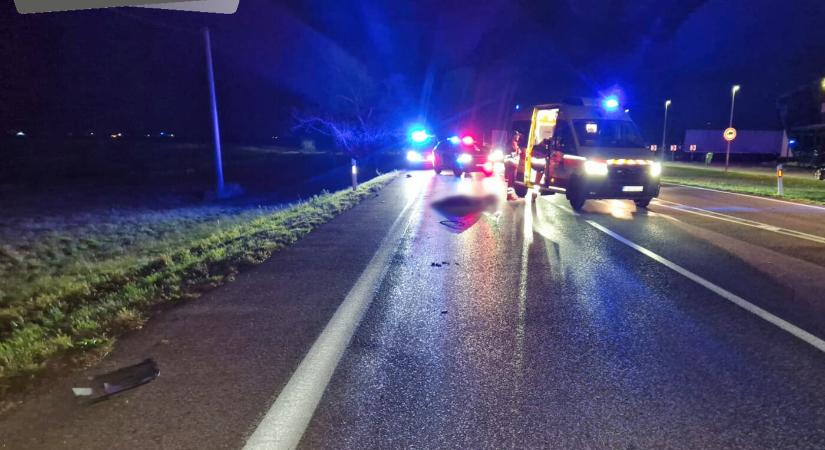 TRAGÉDIA: Úttesten ülő férfit gázoltak halálra Komárom és Őrsújfalu között