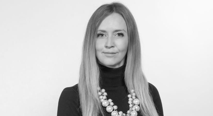 Tömegek gyászolták: így néz ki most a szeretett televíziós sírja