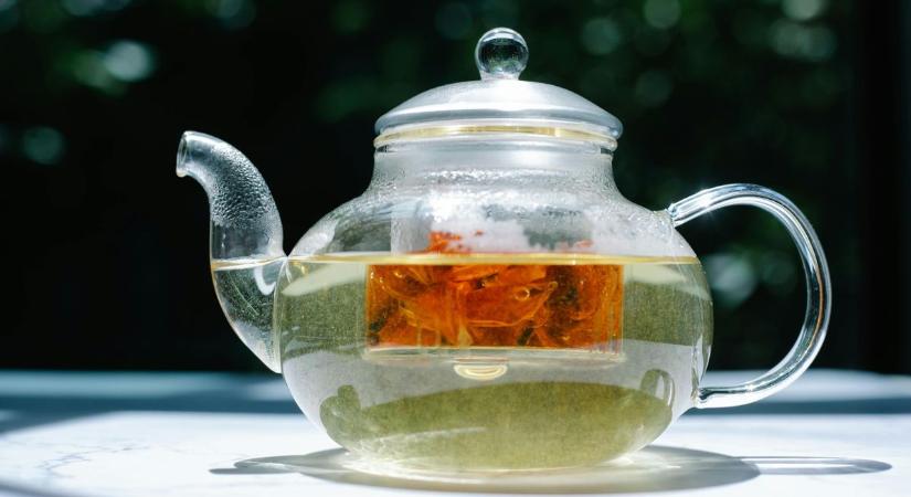 Már egy csésze gyógytea is segíthet a betegségek ellen