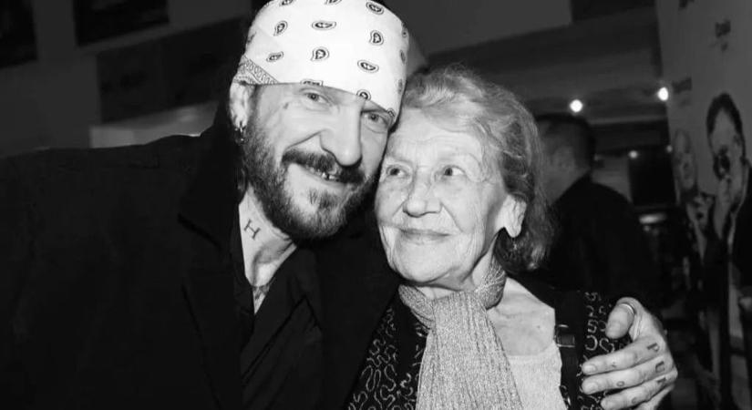 „Mindig így nézett rám” – megható sorokkal búcsúzott édesanyjától Ganxsta Zolee