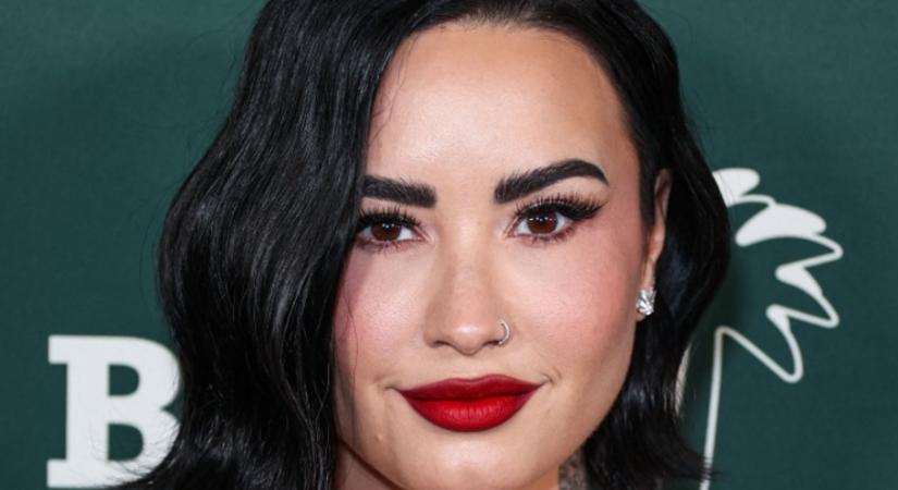 Egy meglepő szín, amitől modern, puha és elegáns lesz az étkező – Demi Lovato szép és kifinomult megoldása