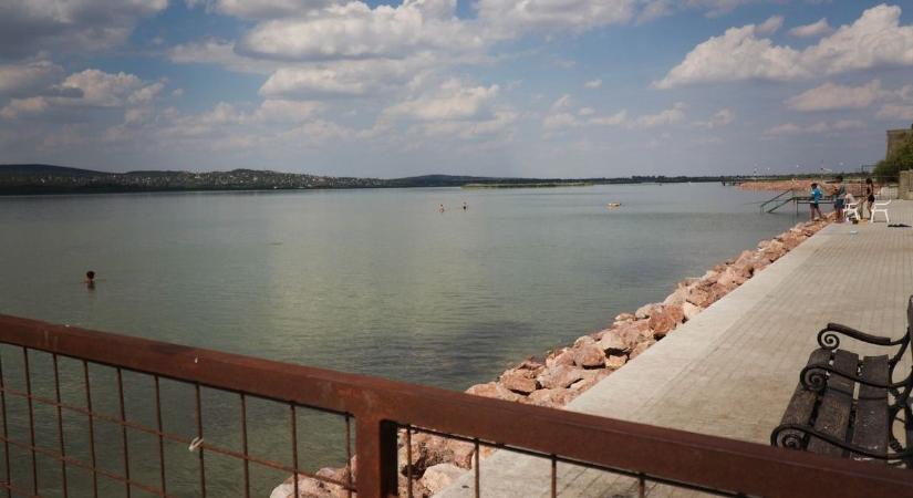 Változás! Véget ér egy fontos szolgáltatás a Velencei-tónál