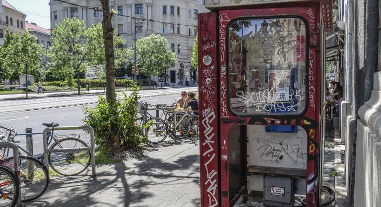Döntött a közgyűlés, végleg eltűnhetnek a felesleges telefonfülkék Budapestről